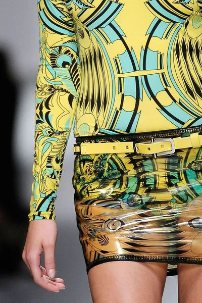 Look 11